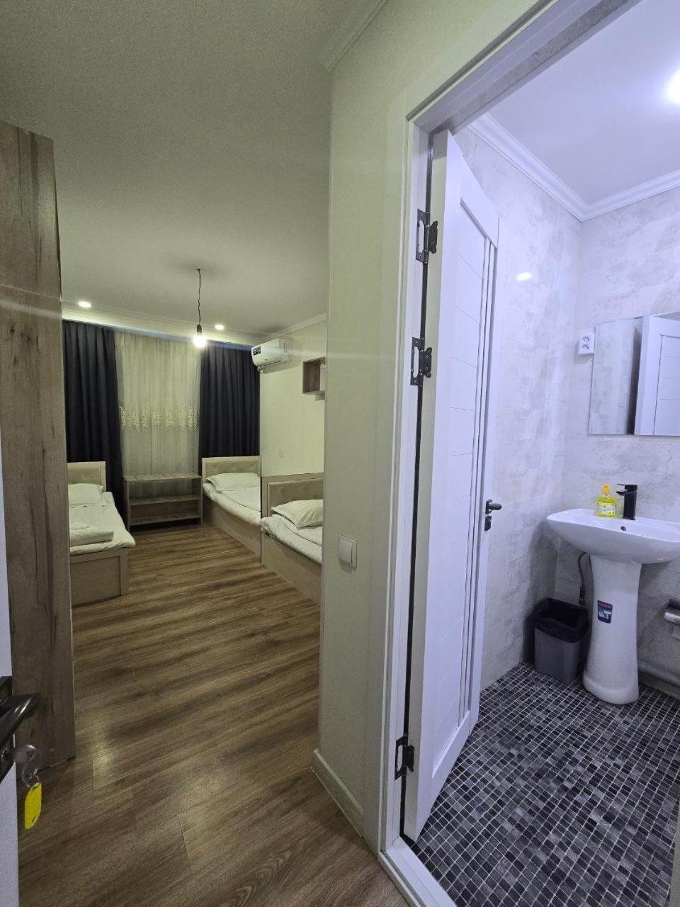 טשקנט Guesto Hostel מראה חיצוני תמונה