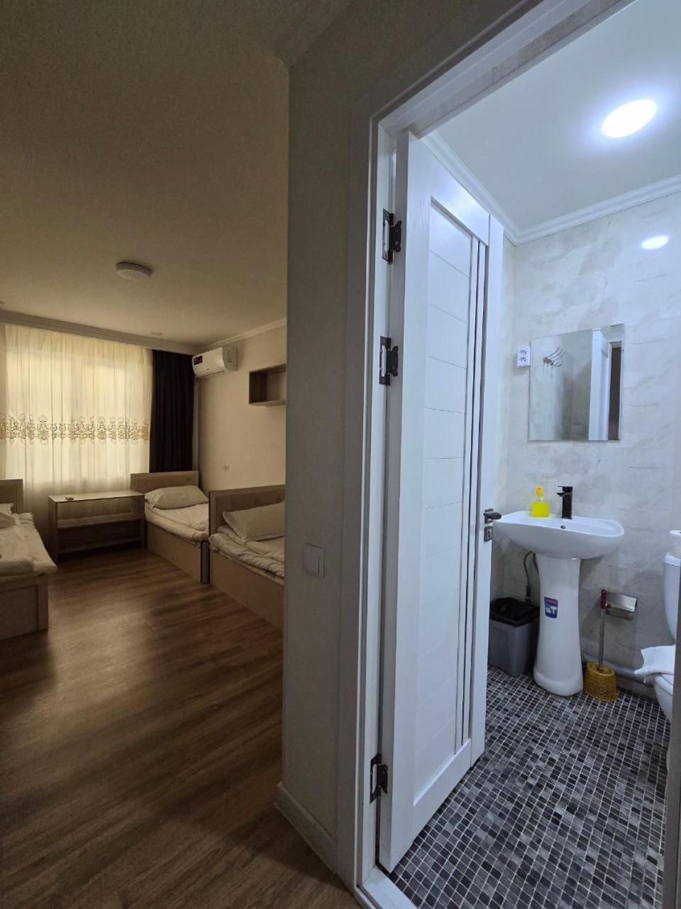 טשקנט Guesto Hostel מראה חיצוני תמונה