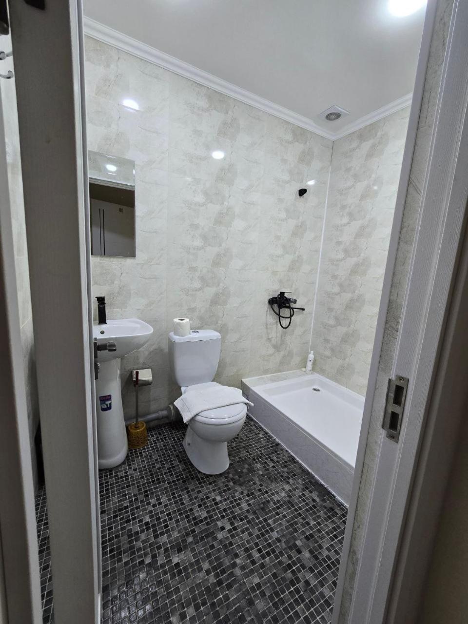 טשקנט Guesto Hostel מראה חיצוני תמונה