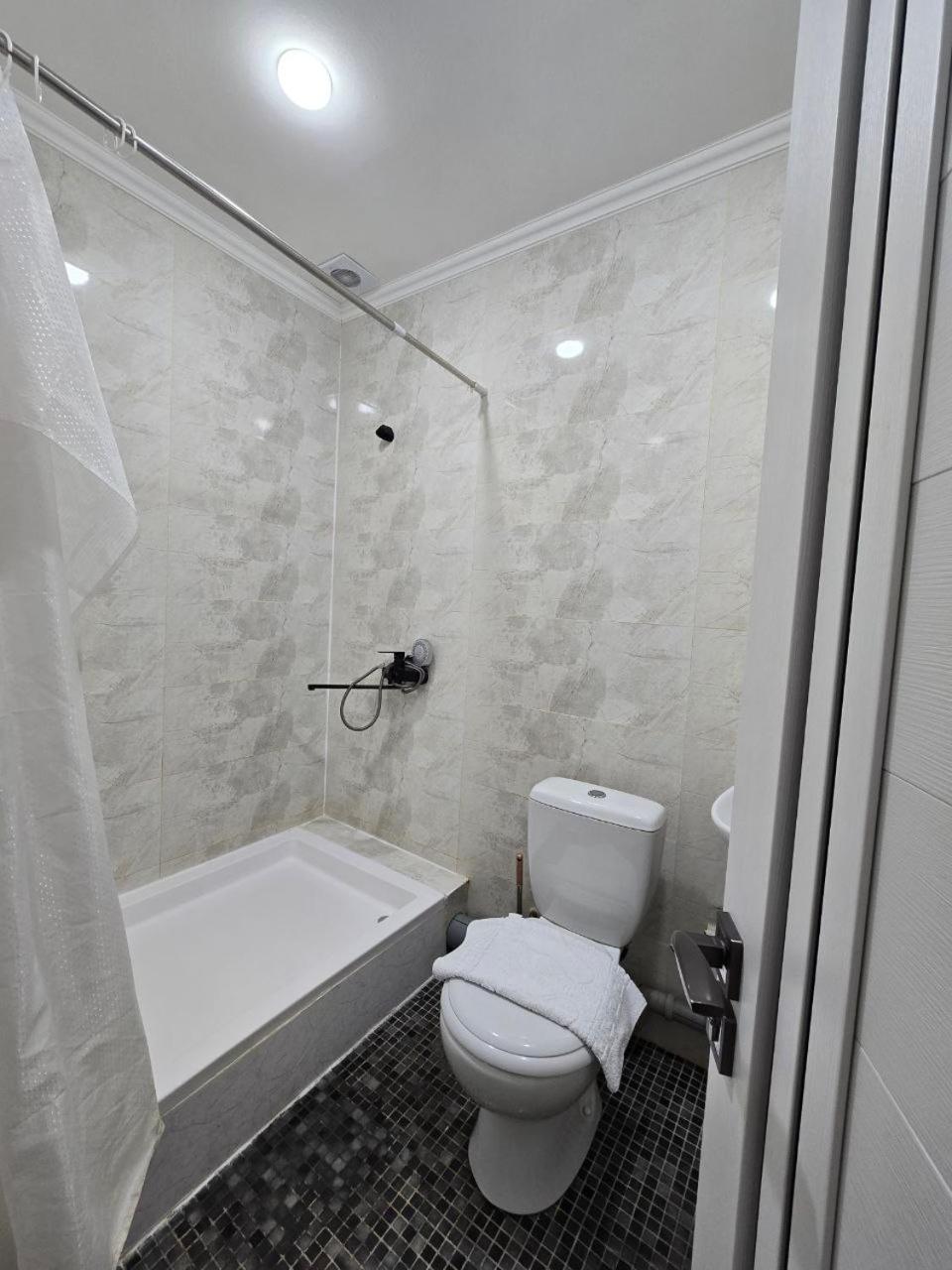טשקנט Guesto Hostel מראה חיצוני תמונה